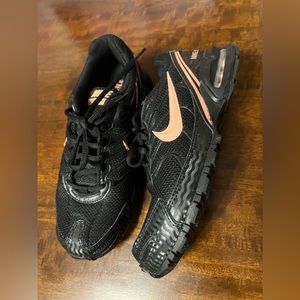 Women’s size 9 Nike Torch
